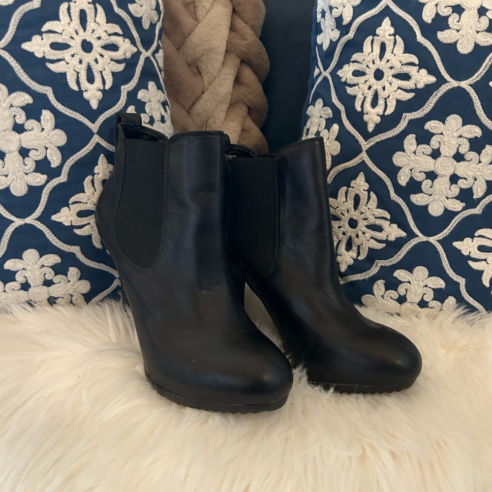 Jessica Simpson Black Leather Booties - never worn!